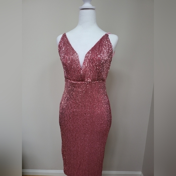 Love & Lemonade Sequin Gown NWT - Picture 1 of 5